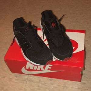 Nike Black Red & White Huaraches
